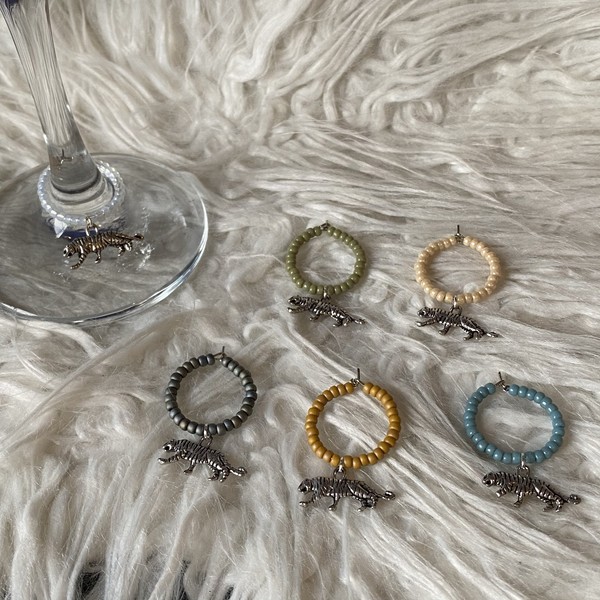 Wine charms (1)