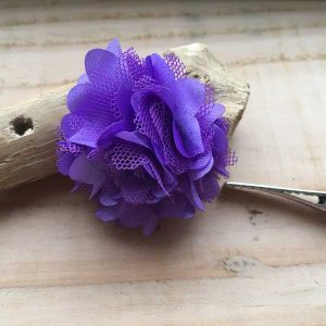Alligator knipje met (medium) bloem van tule en satijn paars