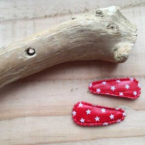 Haarknipjes 3cm rood leerlook met witte sterretjes