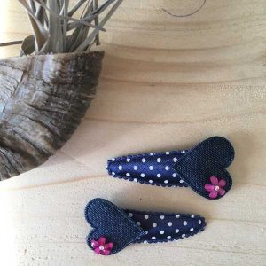 Haarknipjes 5cm donkerblauw polkadot met denim hartje en roze bloemetje