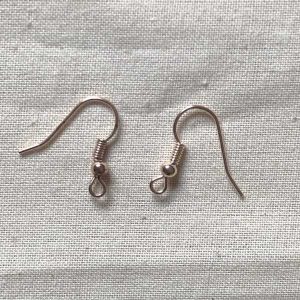 Oorbelhaakjes "rosé kleurig" (per paar)