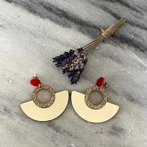 Oorbellen goudkleurig en rood met statement hangers "goud metallic glitter" (5,5x2,5cm)